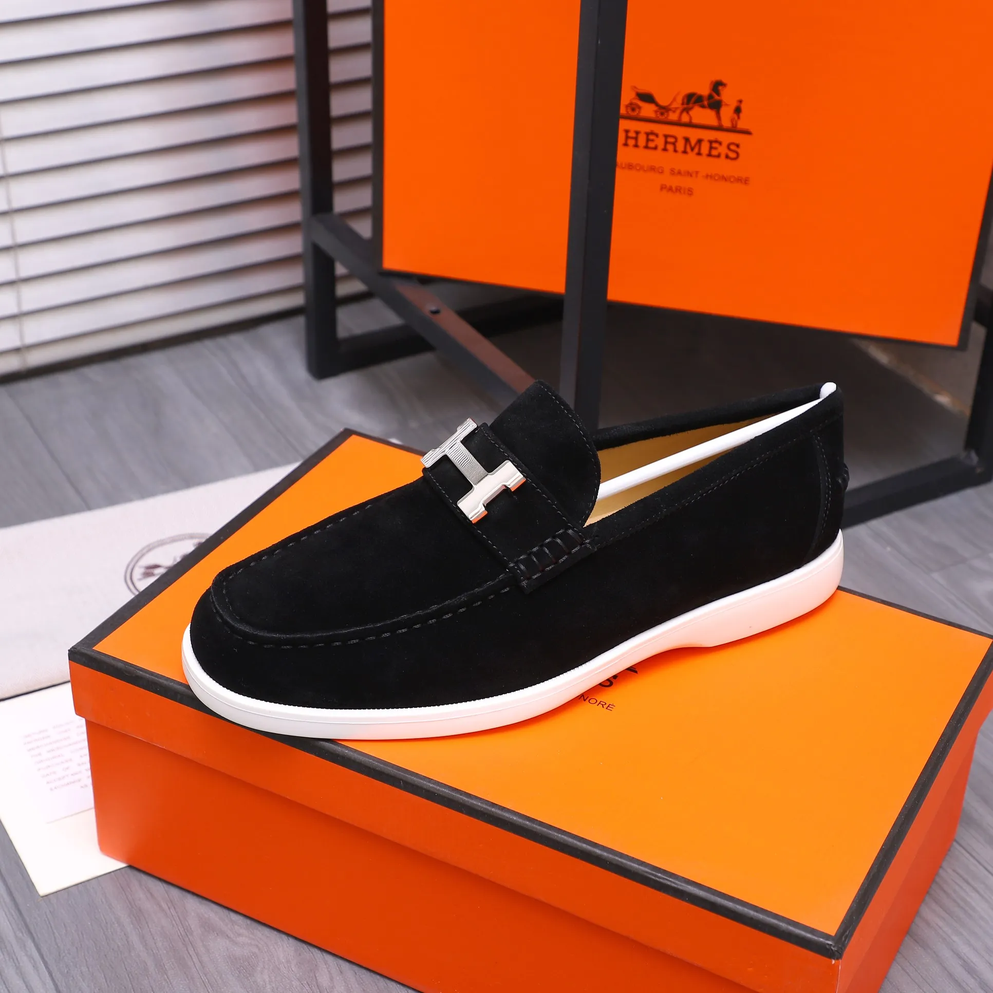 Men's shoes 💰p560 Product trademark: HERMES "Hermès" casual slip-on men's shoes. Regular size: 38-46 (45.46 is custom-made and non-refundable) Product materials: Selected frosted cowhide upper, cowhide lining, original foam rubber ultra-light sole